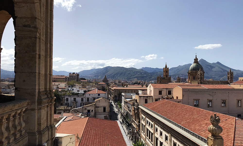 Vista de Palermo no topo de igreja Santíssimo Salvatore